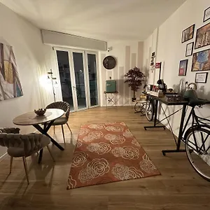 https://camera-manzoni.italymilanhotels.net